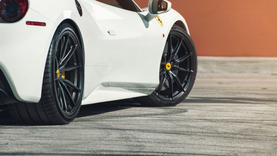 Ferrari 488 Spider | Bianco Avus | on HRE P104SC | Satin Black