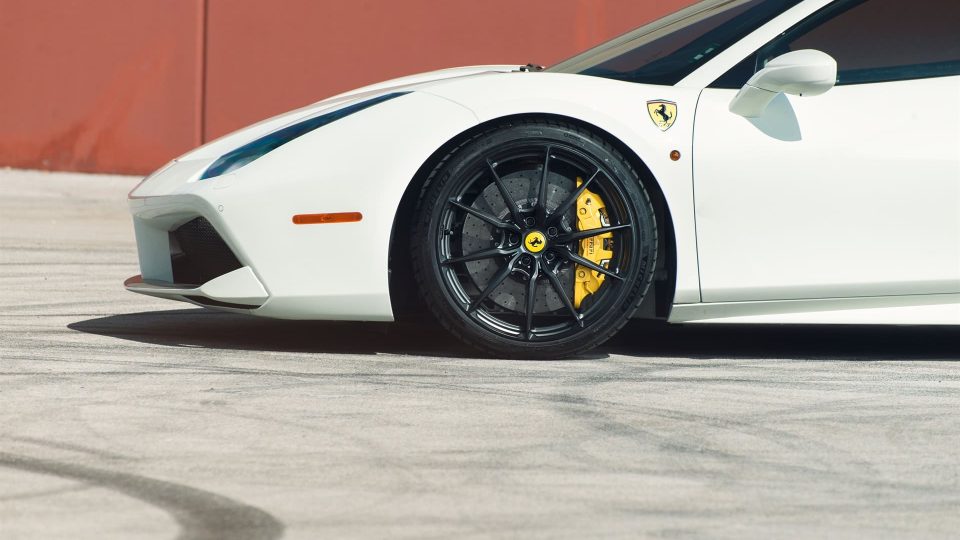 Ferrari 488 Spider | Bianco Avus | on HRE P104SC | Satin Black