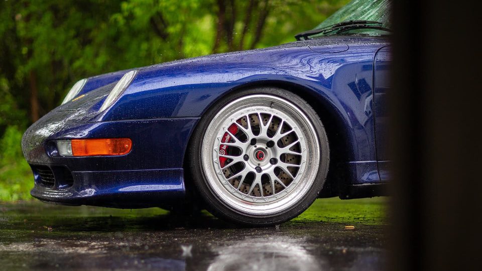 PORSCHE 993 C4S ON BBS E88