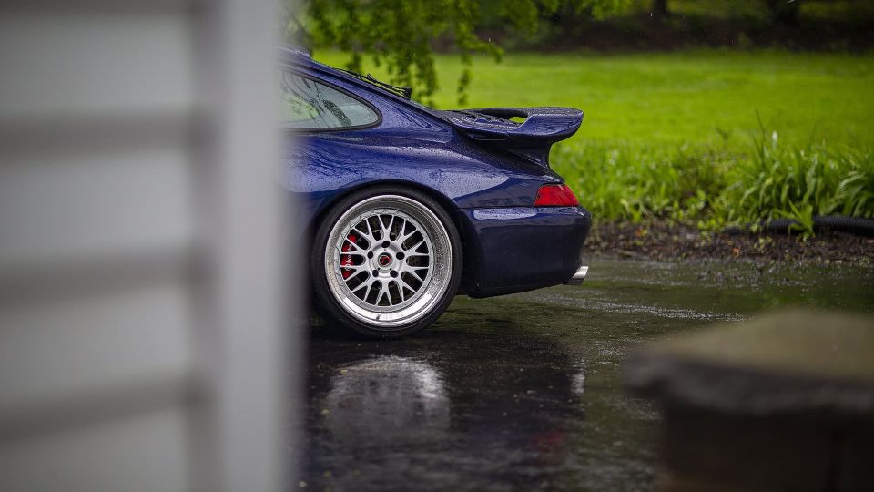 PORSCHE 993 C4S ON BBS E88