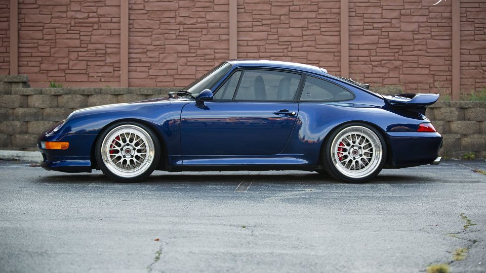 PORSCHE 993 C4S ON BBS E88