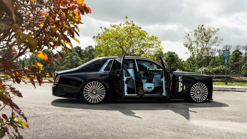 Rolls-Royce Phantom EWB with Mansory Body Kit
