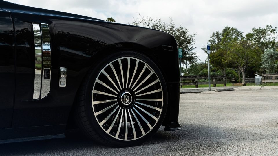 Rolls-Royce Phantom EWB with Mansory Body Kit