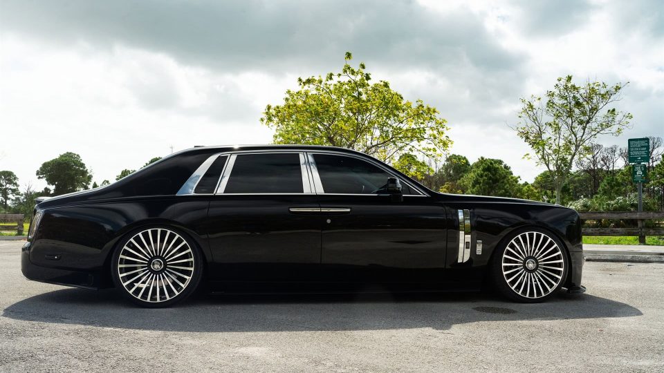 Rolls-Royce Phantom EWB with Mansory Body Kit