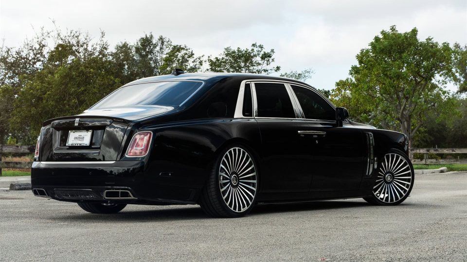 Rolls-Royce Phantom EWB with Mansory Body Kit