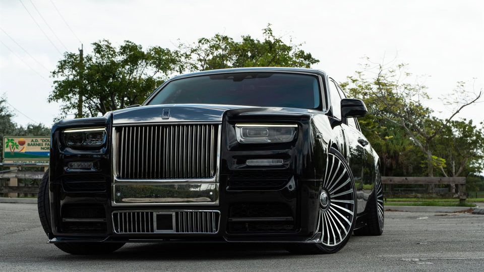 Rolls-Royce Phantom EWB with Mansory Body Kit