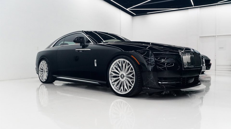 Rolls-Royce Spectre | Black Diamond | 1886 G-015 Wheels | Brushed Clear
