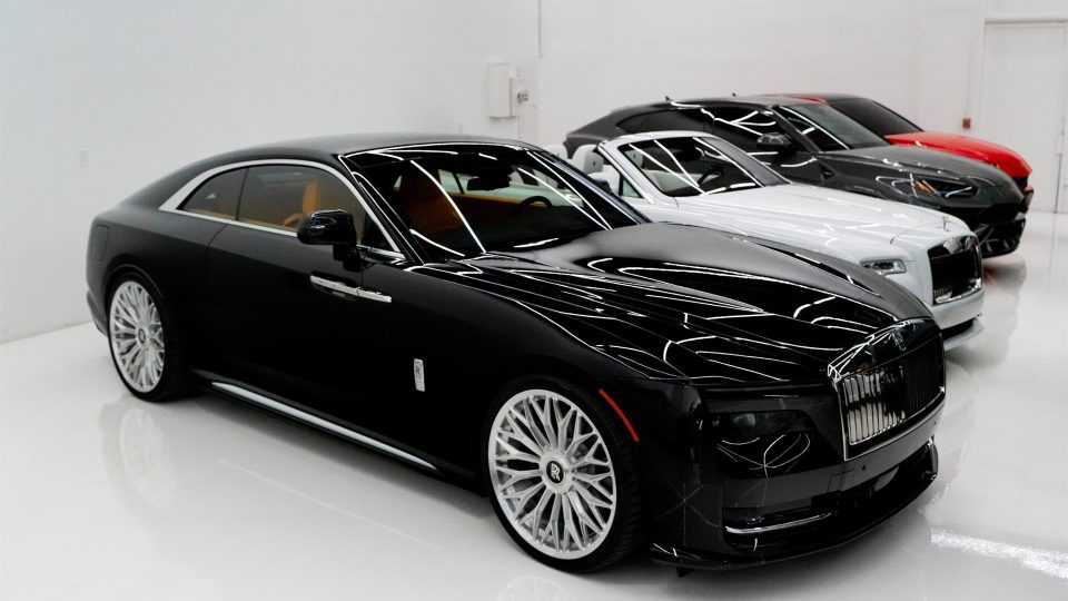 Rolls-Royce Spectre | Black Diamond | 1886 G-015 Wheels | Brushed Clear