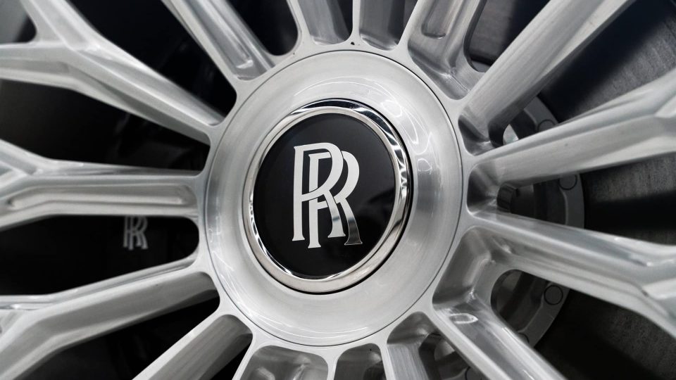 Rolls-Royce Spectre | Black Diamond | 1886 G-015 Wheels | Brushed Clear