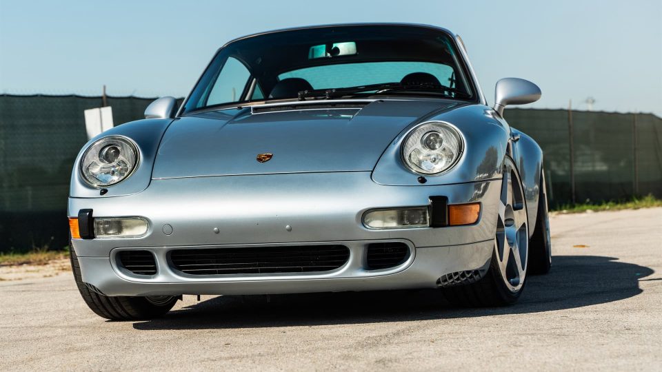 Porsche 993 Turbo  – Polar Silver on HRE 305M