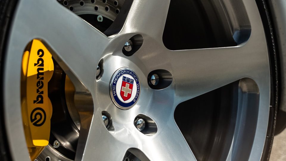 Porsche 993 Turbo  – Polar Silver on HRE 305M