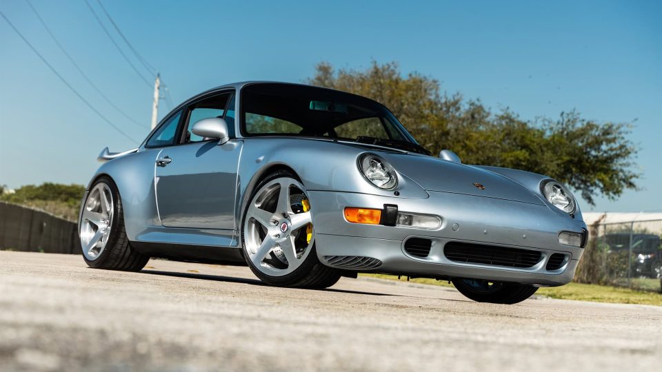 Porsche 993 Turbo  – Polar Silver on HRE 305M