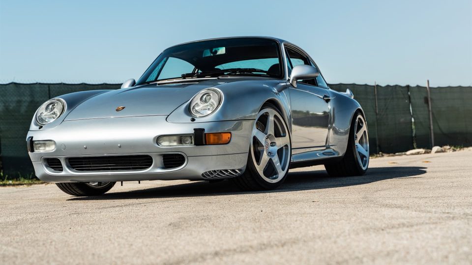 Porsche 993 Turbo  – Polar Silver on HRE 305M