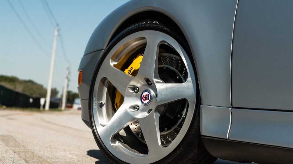Porsche 993 Turbo  – Polar Silver on HRE 305M