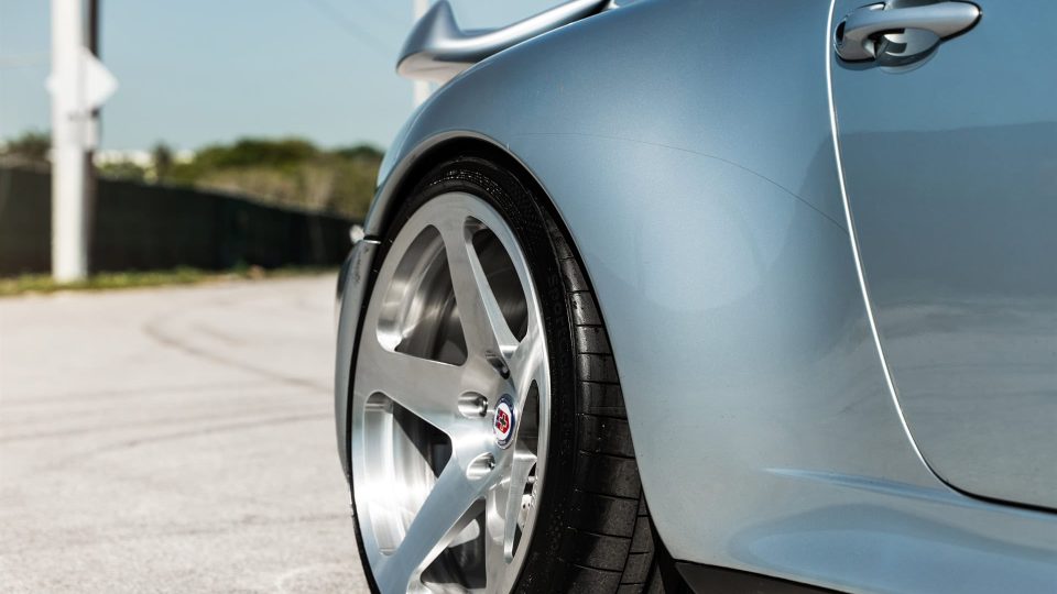 Porsche 993 Turbo  – Polar Silver on HRE 305M