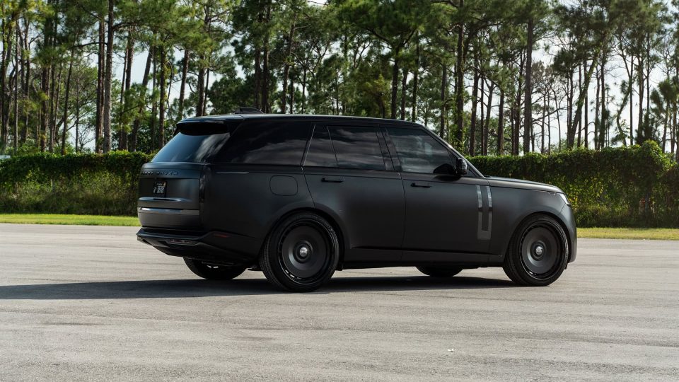 Land Rover Range Rover HSE | Obsidian Black | Avant Garde AGL78 Wheels | Satin Black