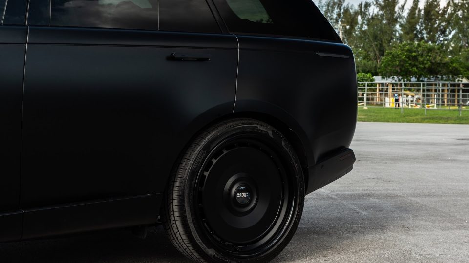 Land Rover Range Rover HSE | Obsidian Black | Avant Garde AGL78 Wheels | Satin Black