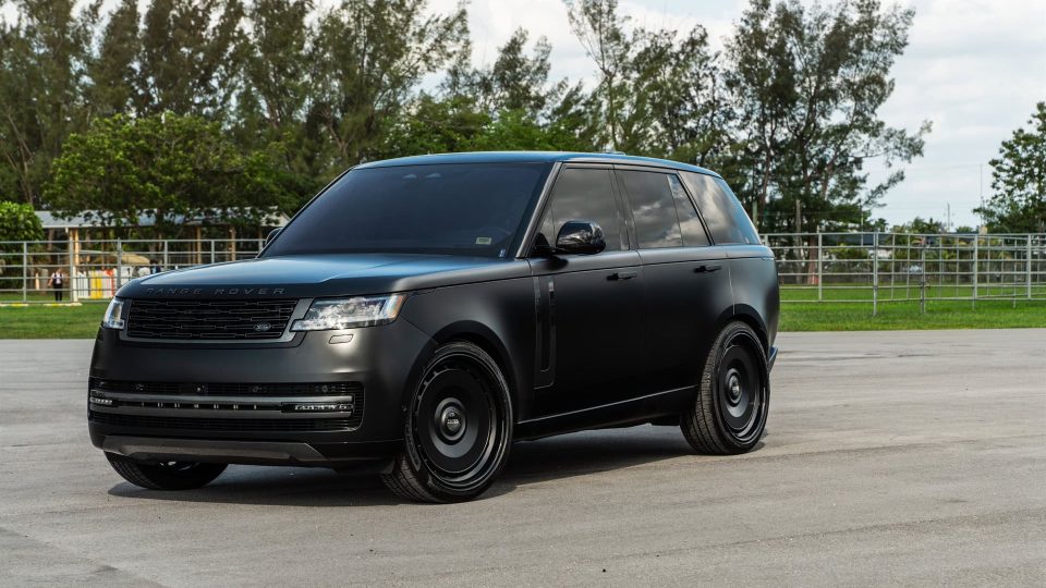 Land Rover Range Rover HSE | Obsidian Black | Avant Garde AGL78 Wheels | Satin Black