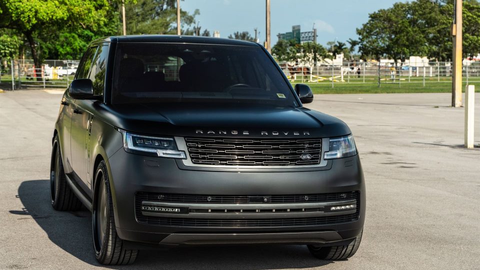 Land Rover Range Rover HSE | Obsidian Black | Avant Garde AGL78 Wheels | Satin Black