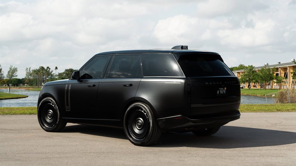 Land Rover Range Rover HSE | Obsidian Black | Avant Garde AGL78 Wheels | Satin Black