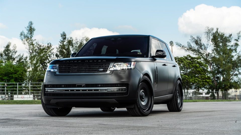 Land Rover Range Rover HSE | Obsidian Black | Avant Garde AGL78 Wheels | Satin Black