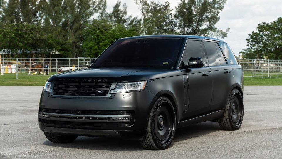 Land Rover Range Rover HSE | Obsidian Black | Avant Garde AGL78 Wheels | Satin Black