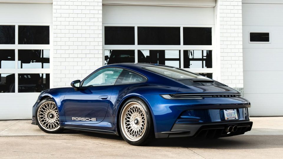 Porsche 992 GT3 Touring | Gentian Blue | HRE 501M + 501 FMR | Satin White Gold