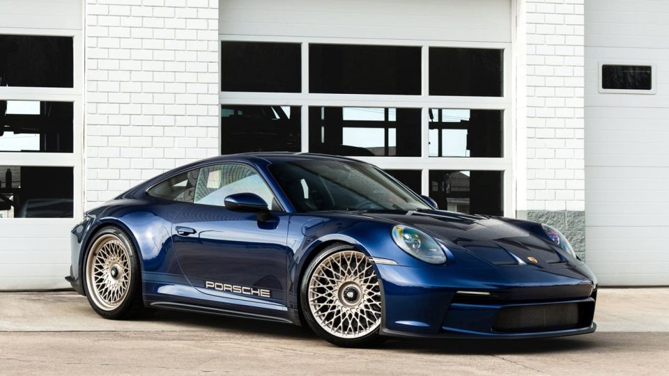 Porsche 992 GT3 Touring | Gentian Blue | HRE 501M + 501 FMR | Satin White Gold