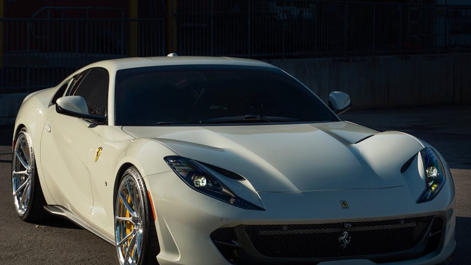 Ferrari 812 Superfast – AN12 SeriesONE