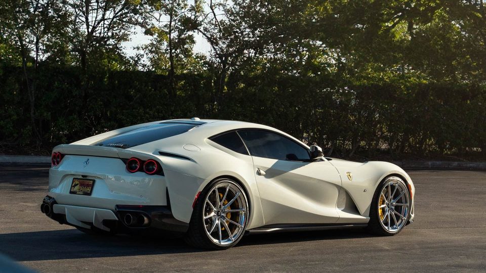 Ferrari 812 Superfast – AN12 SeriesONE