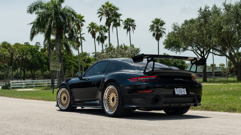 Porsche 991 GT2 RS | Black | On HRE 501 FMR | Frozen Polished Gold