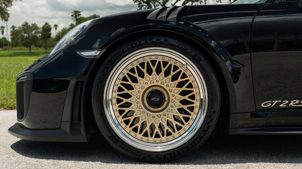 Porsche 991 GT2 RS | Black | On HRE 501 FMR | Frozen Polished Gold