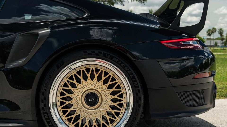 Porsche 991 GT2 RS | Black | On HRE 501 FMR | Frozen Polished Gold