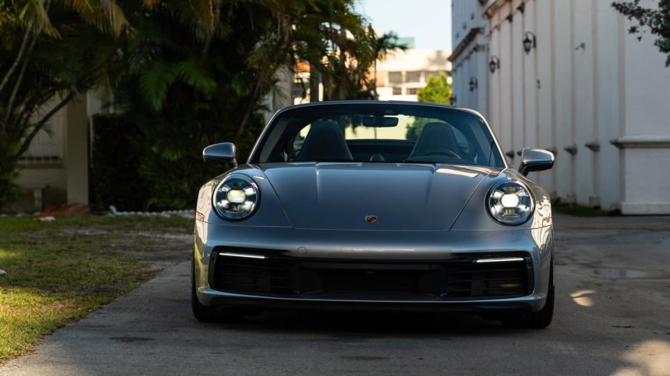 Porsche 992 GTS | Ice Gray Metallic | on HRE 522 FMR | Satin Silver