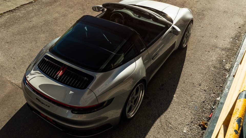 Porsche 992 GTS | Ice Gray Metallic | on HRE 522 FMR | Satin Silver