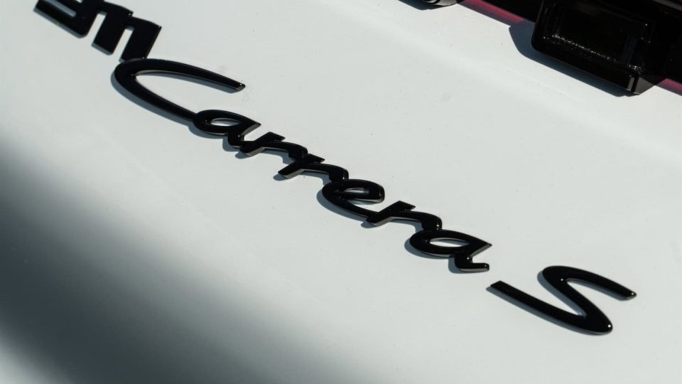 Porsche 992 Carrera S | Carrera White | on HRE 520 FMR | Brushed Clear