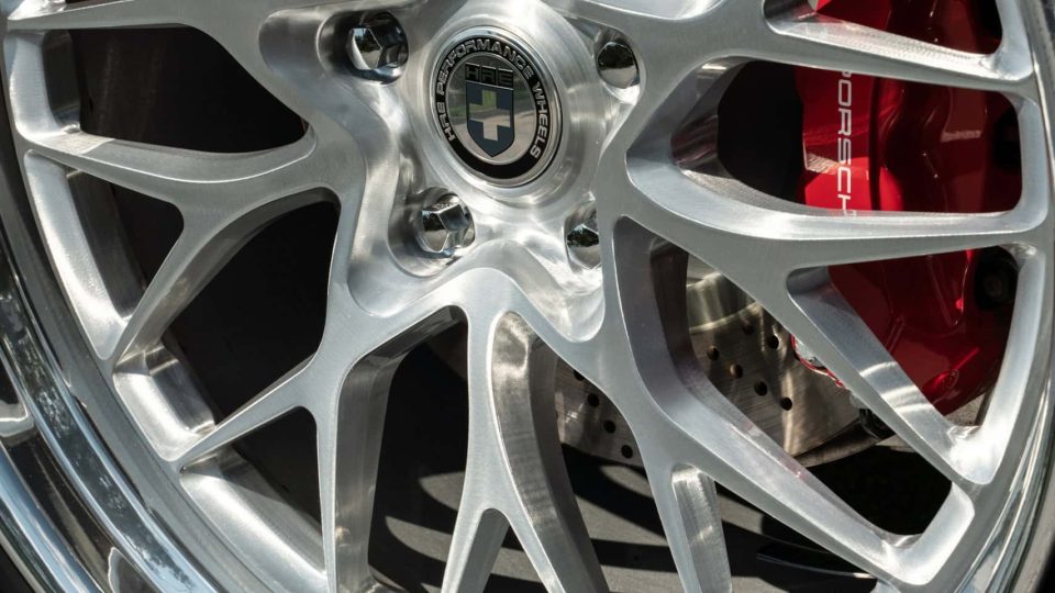 Porsche 992 Carrera S | Carrera White | on HRE 520 FMR | Brushed Clear