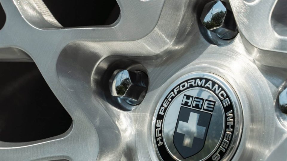 Porsche 992 Carrera S | Carrera White | on HRE 520 FMR | Brushed Clear