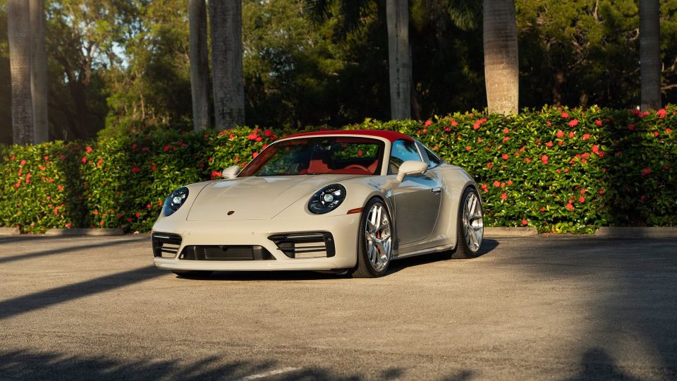 Porsche 992 Targa 4GTS on 1886 Wheels