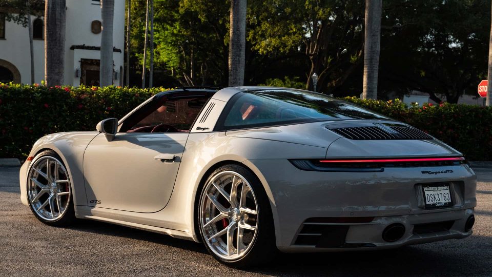 Porsche 992 Targa 4GTS on 1886 Wheels