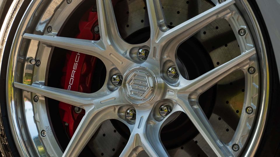 Porsche 992 Targa 4GTS on 1886 Wheels