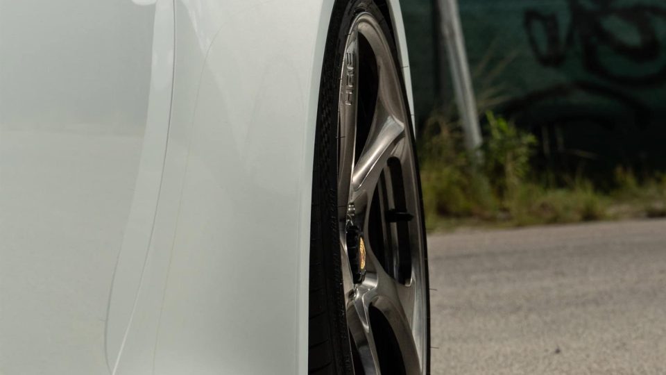 Porsche 992 GTS | Ice Gray Metallic | on HRE 522M | Polished Dark Clear