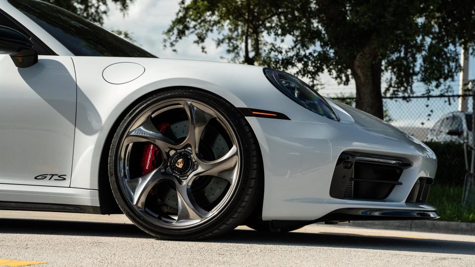 Porsche 992 GTS | Ice Gray Metallic | on HRE 522M | Polished Dark Clear