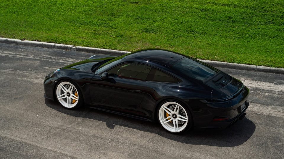 Porsche 992 GT3 Touring | Black | on ANRKY AN27 | Gloss White