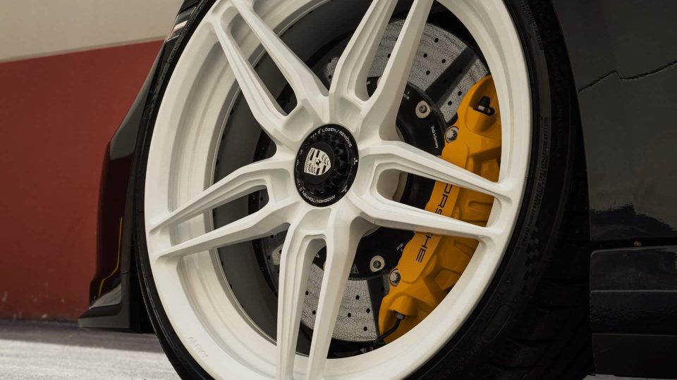 Porsche 992 GT3 Touring | Black | on ANRKY AN27 | Gloss White
