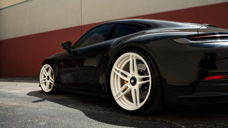 Porsche 992 GT3 Touring | Black | on ANRKY AN27 | Gloss White