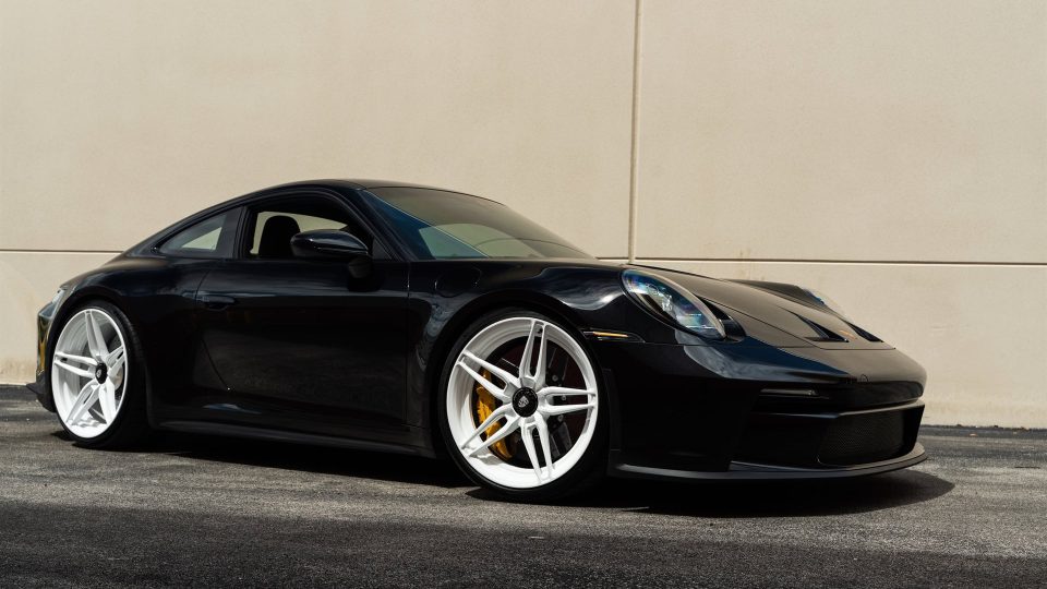 Porsche 992 GT3 Touring | Black | on ANRKY AN27 | Gloss White