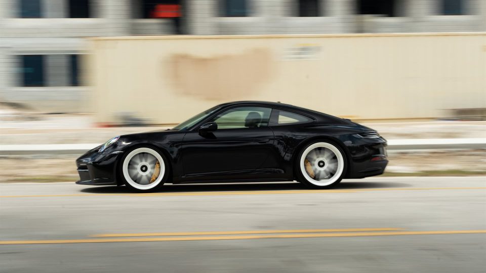 Porsche 992 GT3 Touring | Black | on ANRKY AN27 | Gloss White
