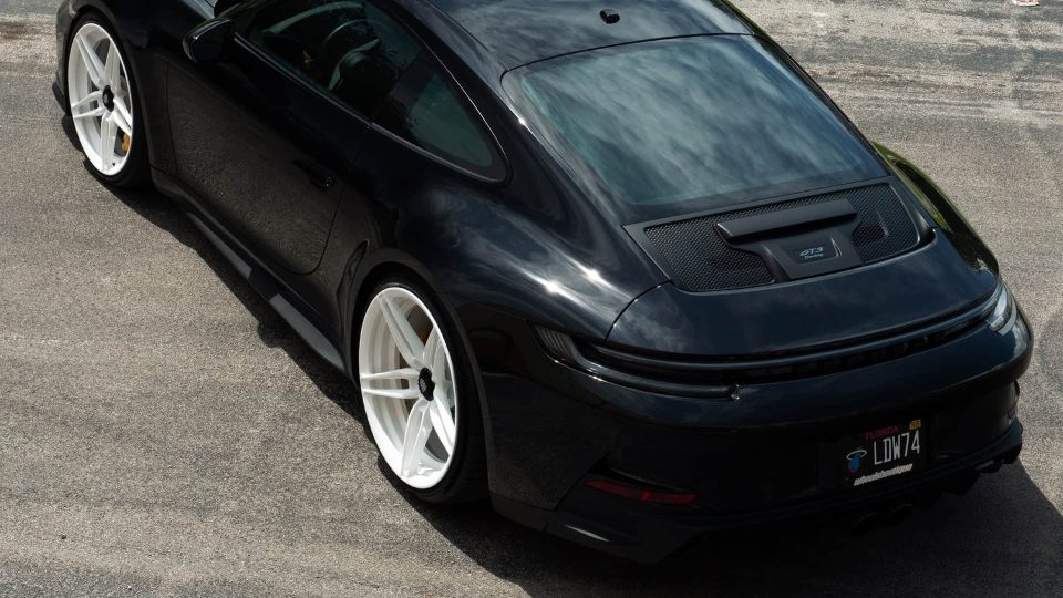 Porsche 992 GT3 Touring | Black | on ANRKY AN27 | Gloss White