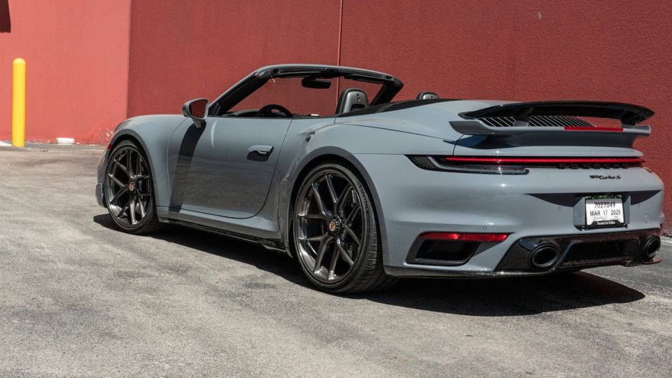 Porsche 992 Turbo S | Slate Grey | on R101 LW | Brushed Dark Clear